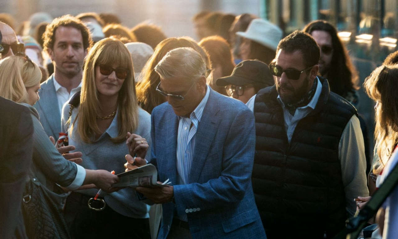 Jay Kelly, la recensione del film Netflix con George Clooney e Adam Sandler
