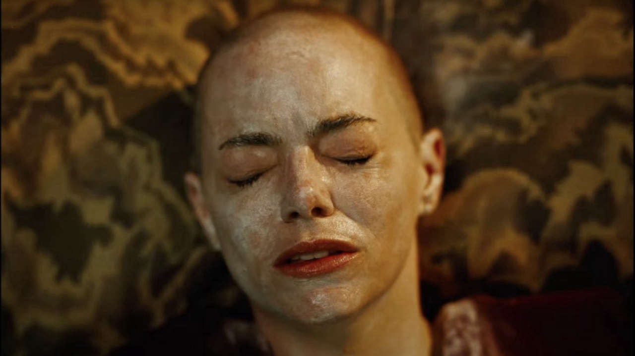 Bugonia, Emma Stone racconta che rasarsi la testa è stata la cosa più facile per il film