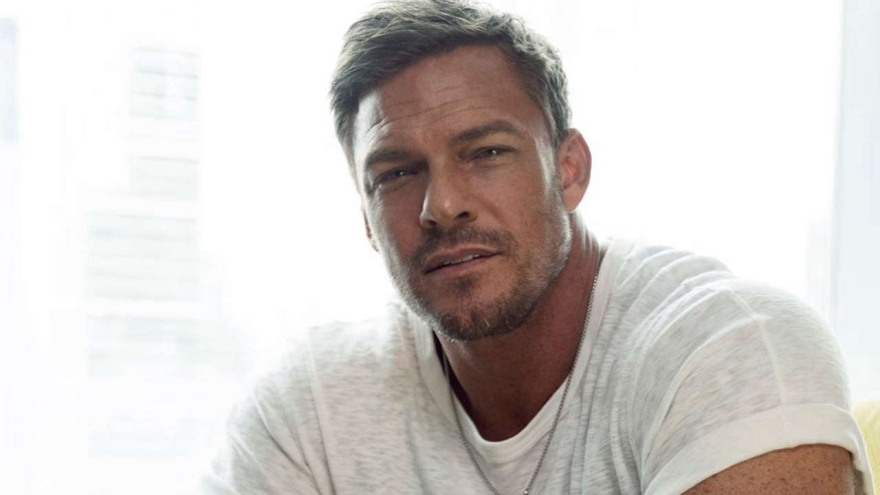 Alan Ritchson conferma colloqui con James Gunn, futuro di Batman per la star di Reacher