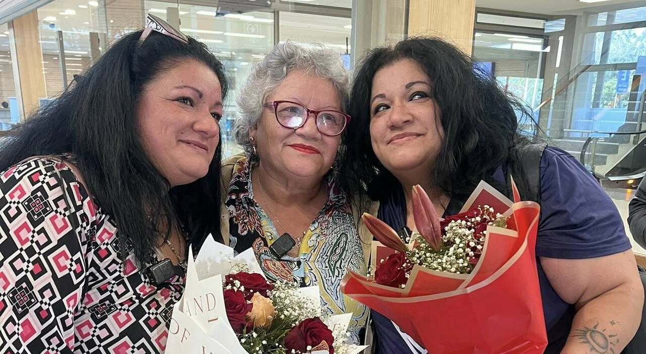 Ritorno a Casa: Dopo 46 Anni di Separazione, Marìa Riabbraccia le Sue Gemelle in Cile