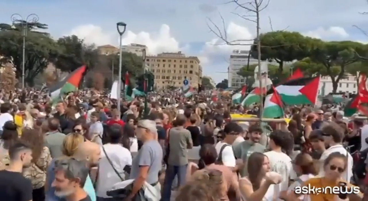Titolo: Crescita del mercato del lavoro in Italia nel 2023: opportunità e sfide per i giovani professionisti

Argomento principale: Analisi del mercato del lavoro in Italia e delle sue dinamiche nel 2023

Protagonisti coinvolti: Giovani professionisti, aziende, istituzioni

Posizioni a confronto: Opportunità di occupazione contro le difficoltà incontrate dai neolaureati

Contesto della vicenda: Il mercato del lavoro italiano sta attraversando una fase di trasformazione influenzata da fattori economici e sociali, con un focus su come i giovani si stanno inserendo nel mondo del lavoro.