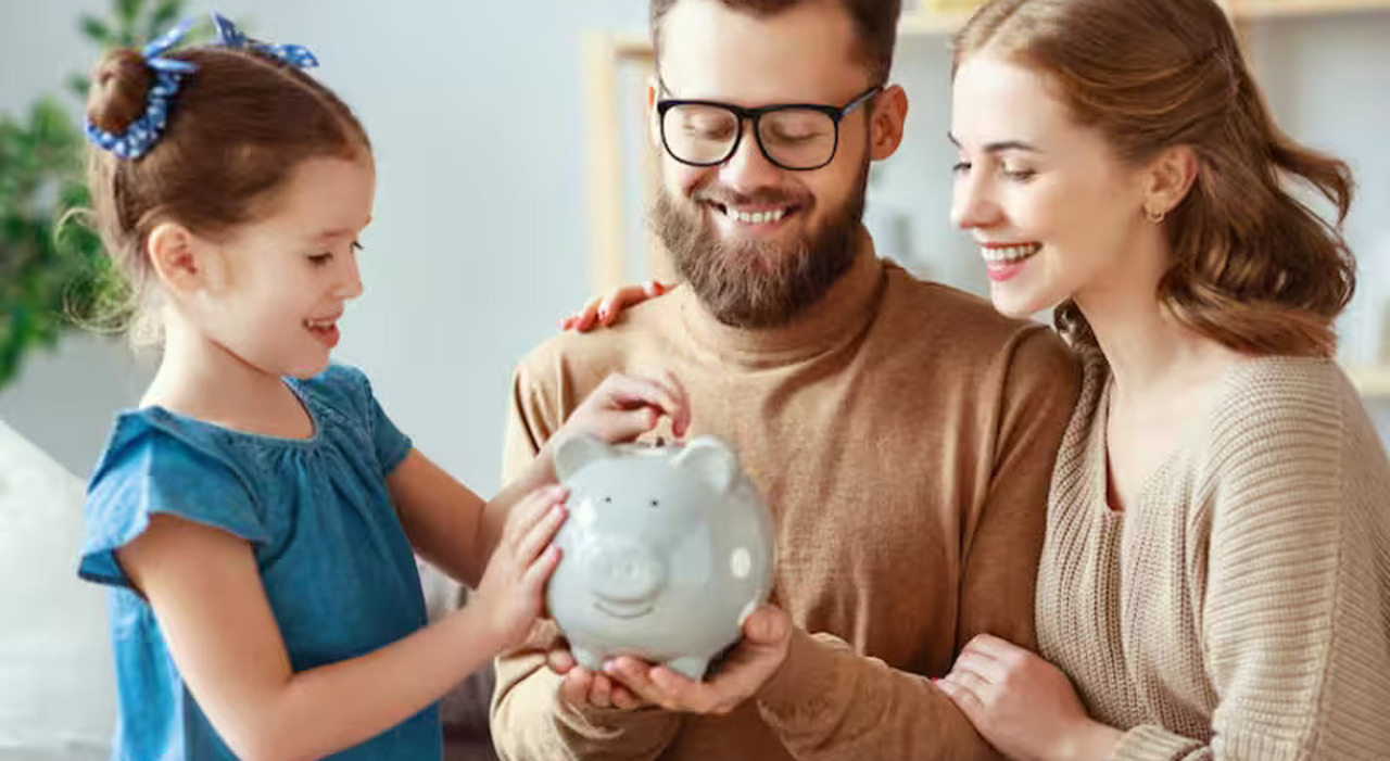 Costo della Crescita di un Figlio in Italia: Famiglie sotto Pressione tra Spese Crescenti e Crisi della Natalità