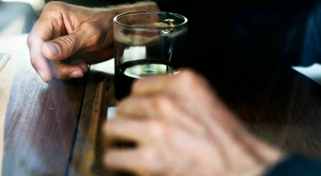 Tragedia in Russia: 25 morti per avvelenamento da vodka fatta in casa con metanolo