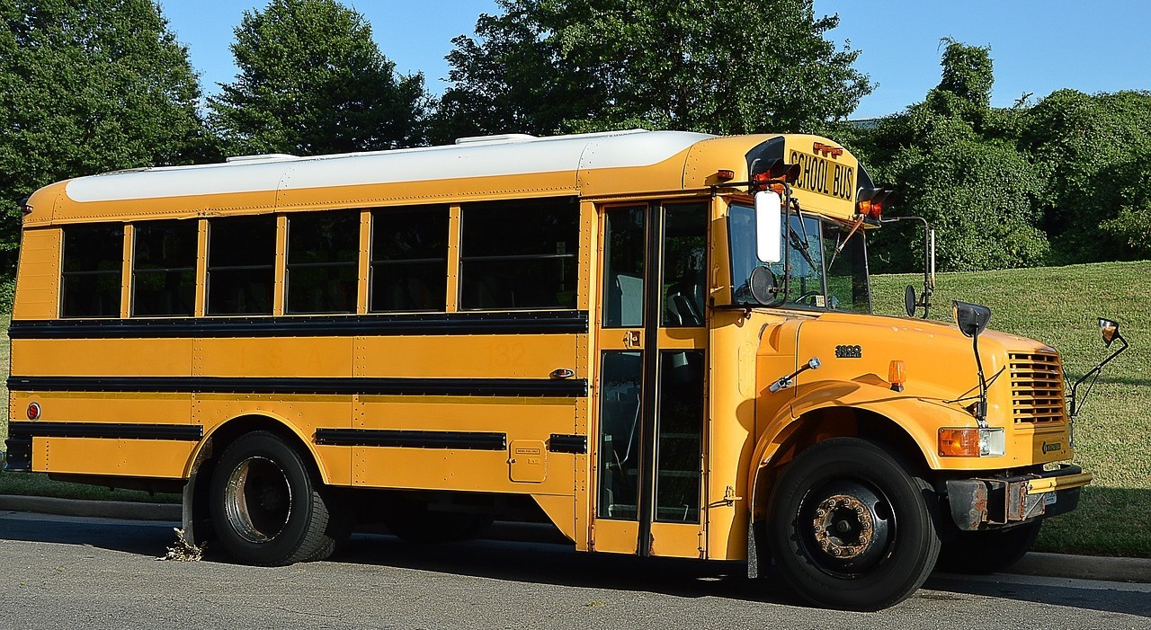 Autista di scuolabus salva madre grazie a messaggio di aiuto del figlio di sei anni in Iowa