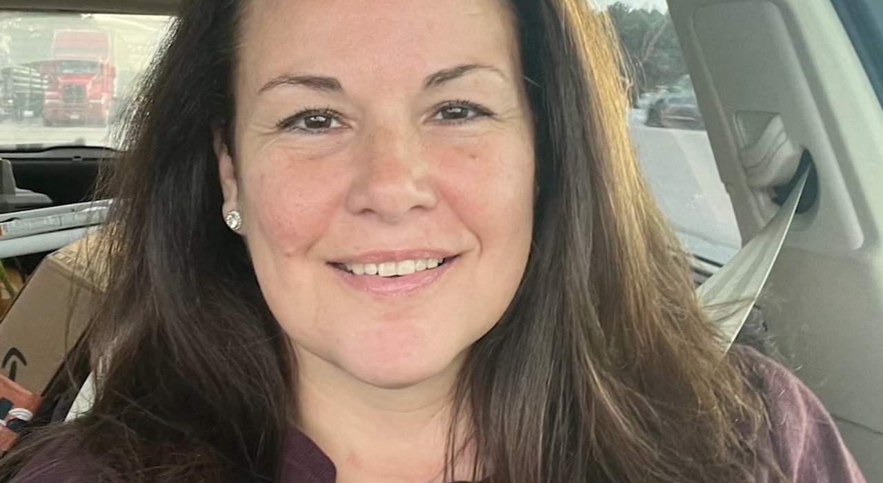 Processo per Omicidio contro Sarah Hartsfield: Accuse e Riflessioni su una Vita di Violenza e Speranza di Legittima Difesa