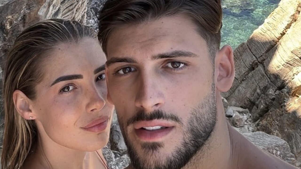 Crisis per Martina e Ciro: Voci di Rottura e Ambiguità sui Social Media