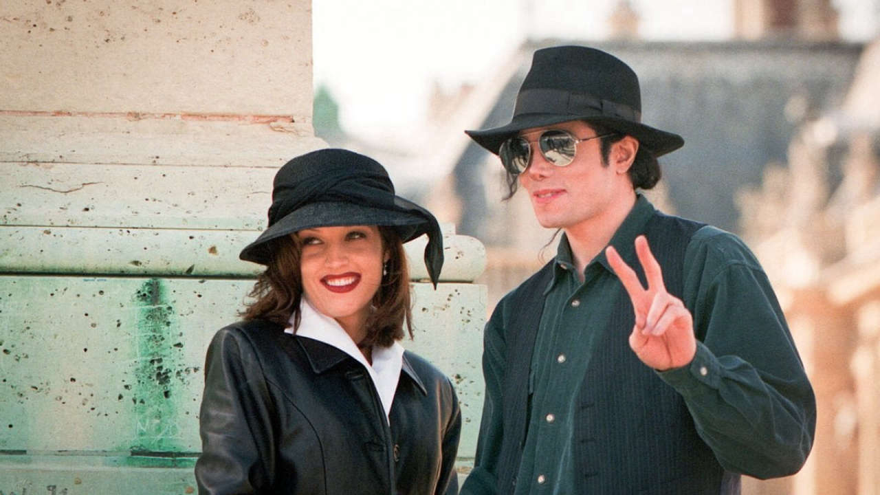 Priscilla Presley rivela che Michael Jackson sposò Lisa Marie per apparire eterosessuale