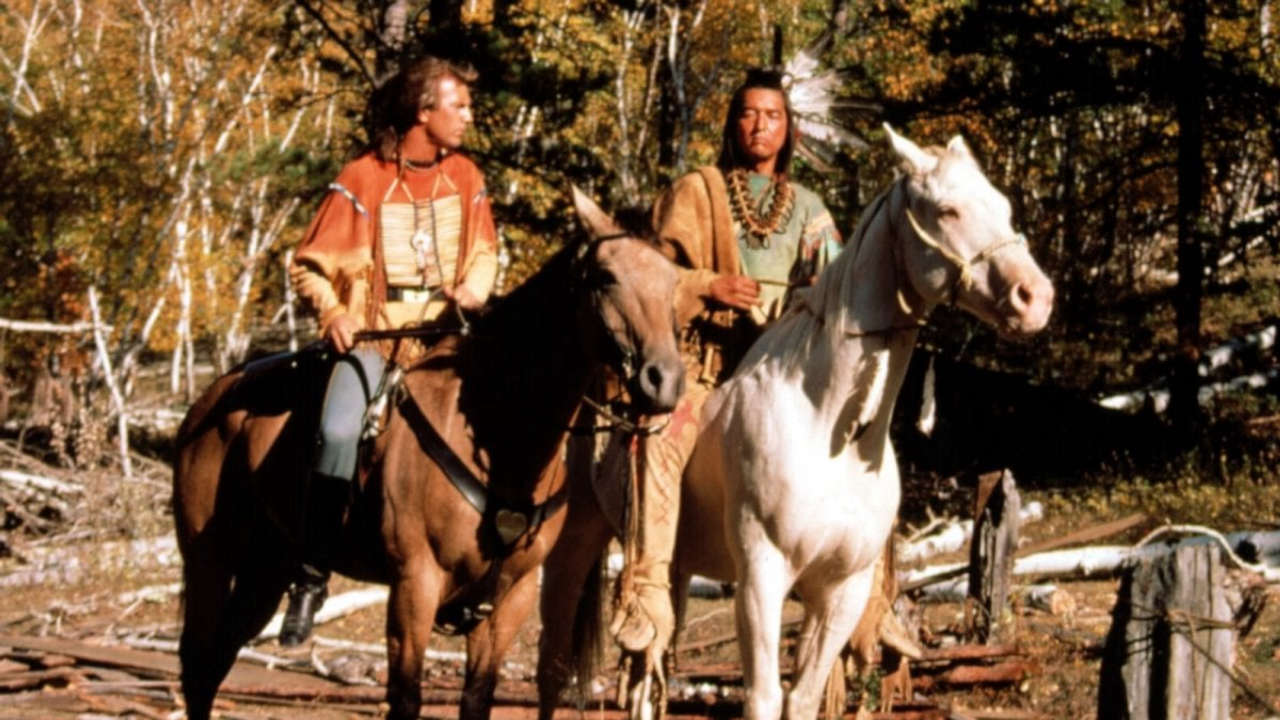 Balla coi lupi, Kevin Costner ricorda Graham Greene: un maestro e un meraviglioso essere umano