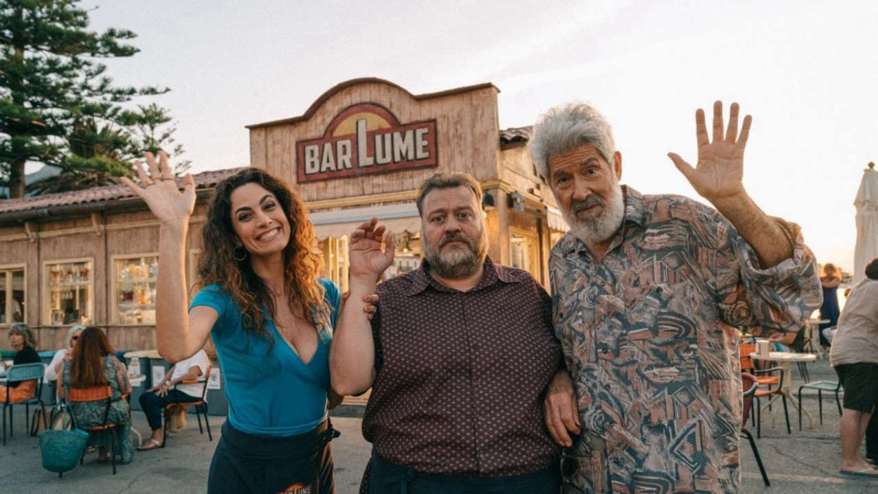 I delitti del BarLume: tre nuovi episodi in chiaro su TV8, si inizia con Non è un paese per bimbi