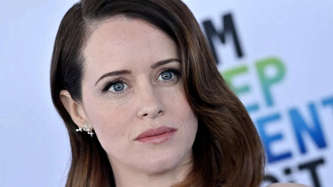 Claire Foy rivela di aver visto Titanic almeno 12 volte per la passione per DiCaprio