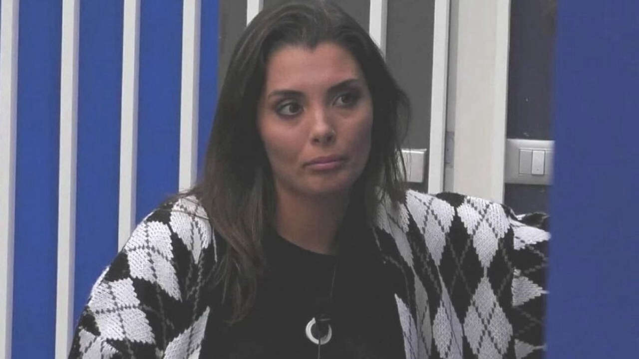 Grande Fratello, lite in cucina per la cipolla tra Grazia Kendi e gli altri concorrenti