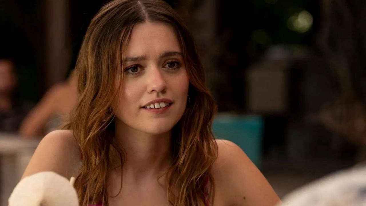 Aimee Lou Wood risponde alle critiche sul SNL: orgogliosa di aver espresso la sua opinione