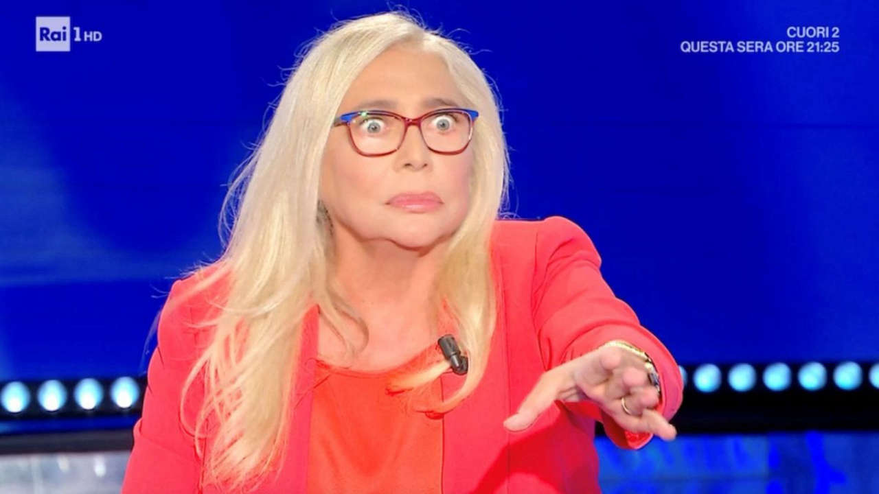 Mara Venier denuncia il sito sessista Phica.eu e afferma: “Ora basta silenzi” Mara Venier denuncia il sito sessista Phica.eu e afferma: “Ora basta silenzi”