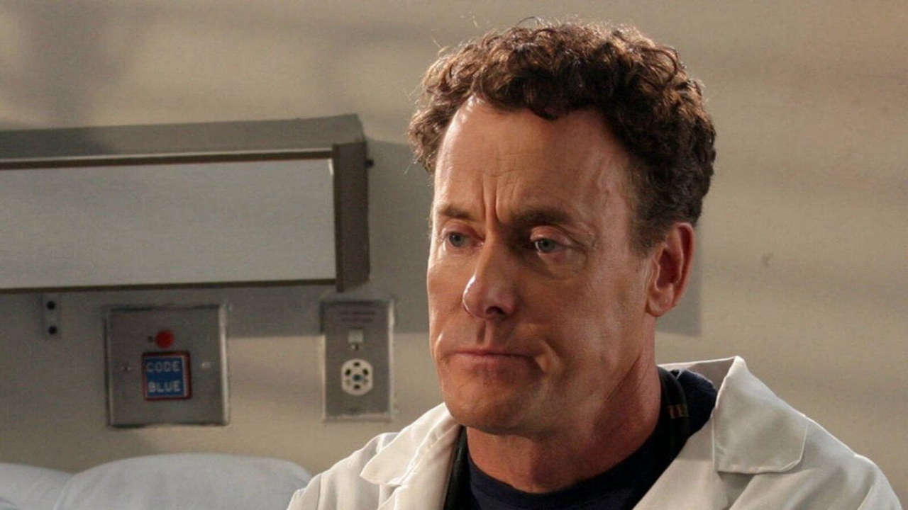 Scrubs, John C. McGinley riprende il ruolo del Dr. Cox nel nuovo reboot della serie