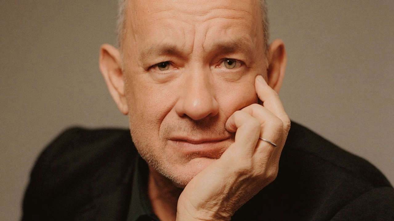 Tom Hanks attaccato da Trump dopo la cancellazione della cerimonia: premiate star woke inutili