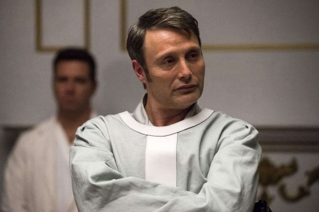 Dust Bunny, il nuovo horror del creatore di Hannibal, vede Mads Mikkelsen nel trailer ufficiale
