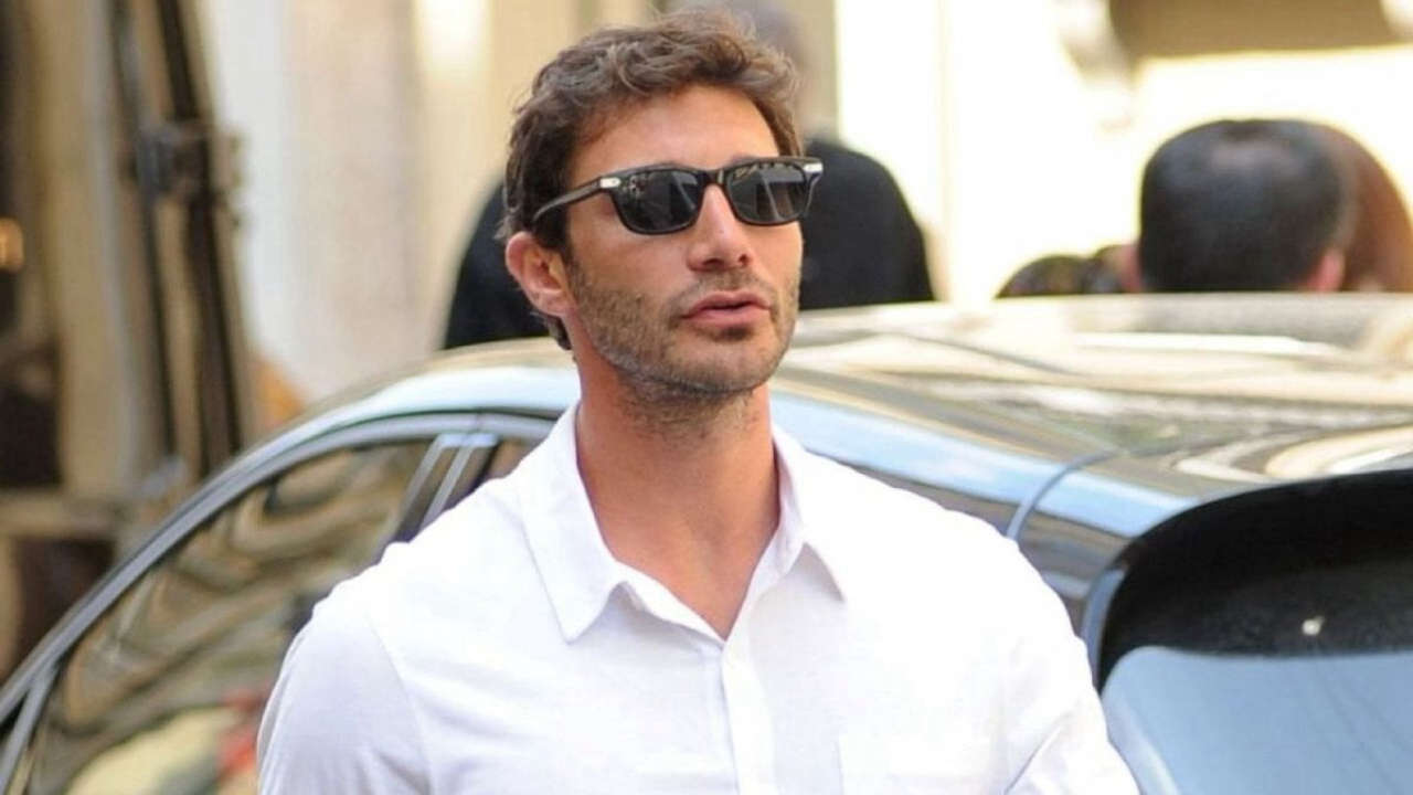 Stefano De Martino, nuovi sviluppi nel caso dei video intimi: si tratta di revenge porn