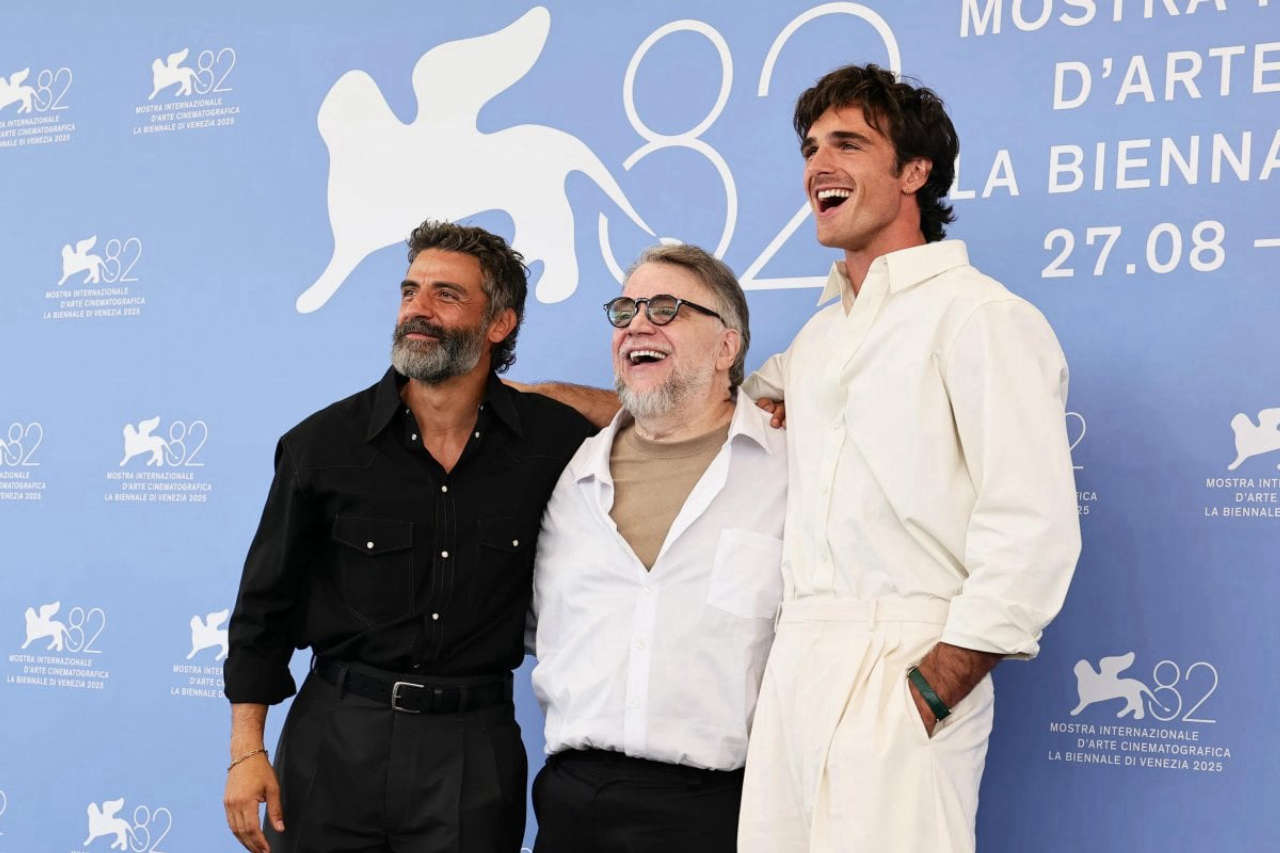 Frankenstein, Guillermo del Toro colpito da Jacob Elordi: la bellezza non lo ha intimidito