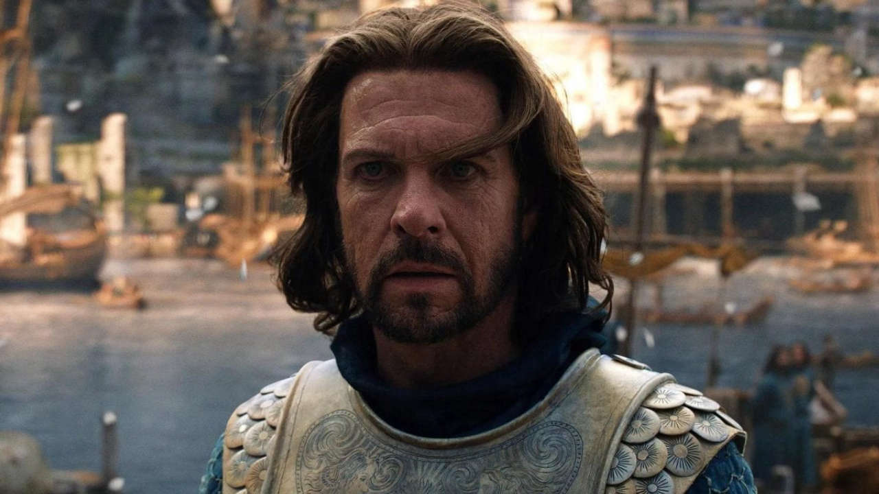 Il Signore degli Anelli: Gli Anelli del Potere 3, Elendil mostra La Spada dei Fedeli nel teaser