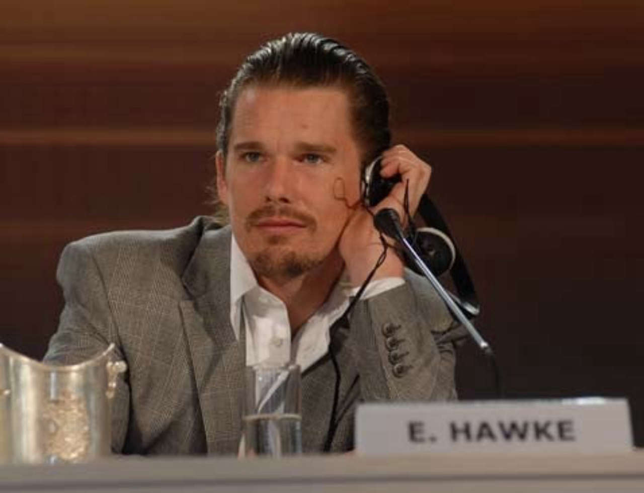 Ethan Hawke riflette sul divorzio da Uma Thurman e l’imbarazzo che ne deriva