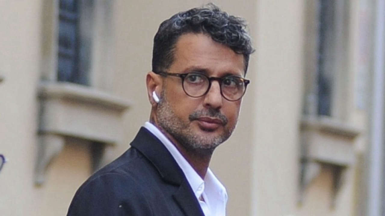 Fabrizio Corona accusa Raoul Bova di non scusarsi e di usare i figli come scudo difensivo