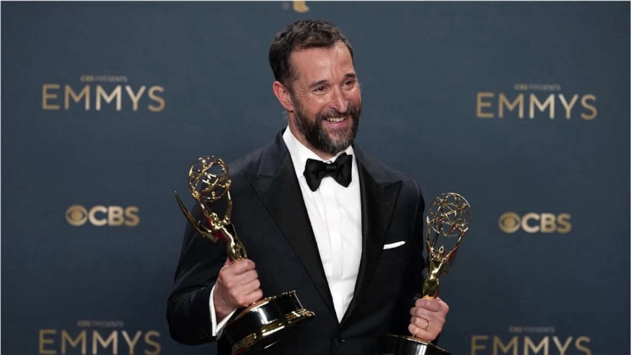 The Pitt, Noah Wyle vince il primo Emmy dopo 26 anni dalla nomination per ER Medici in prima linea