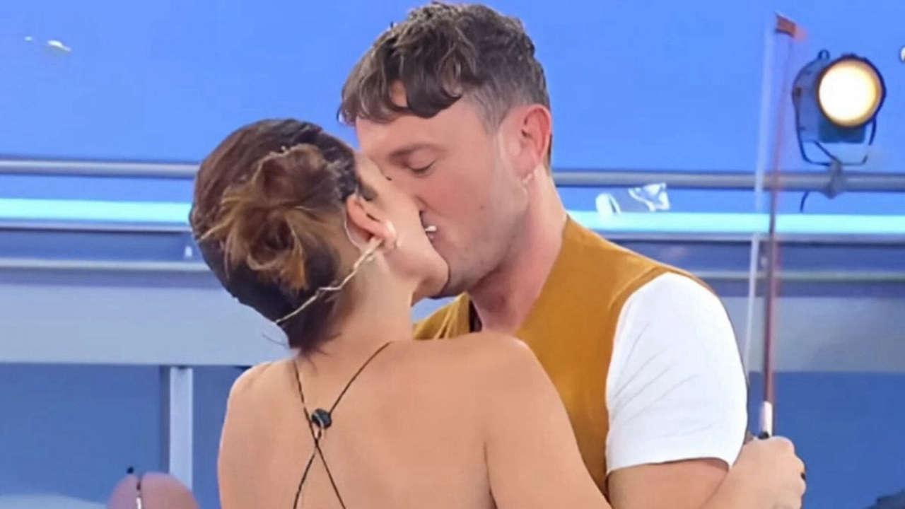 Uomini e Donne anticipazioni: Barbara De Santi e Ruggero D’Andrea si rincontrano in studio