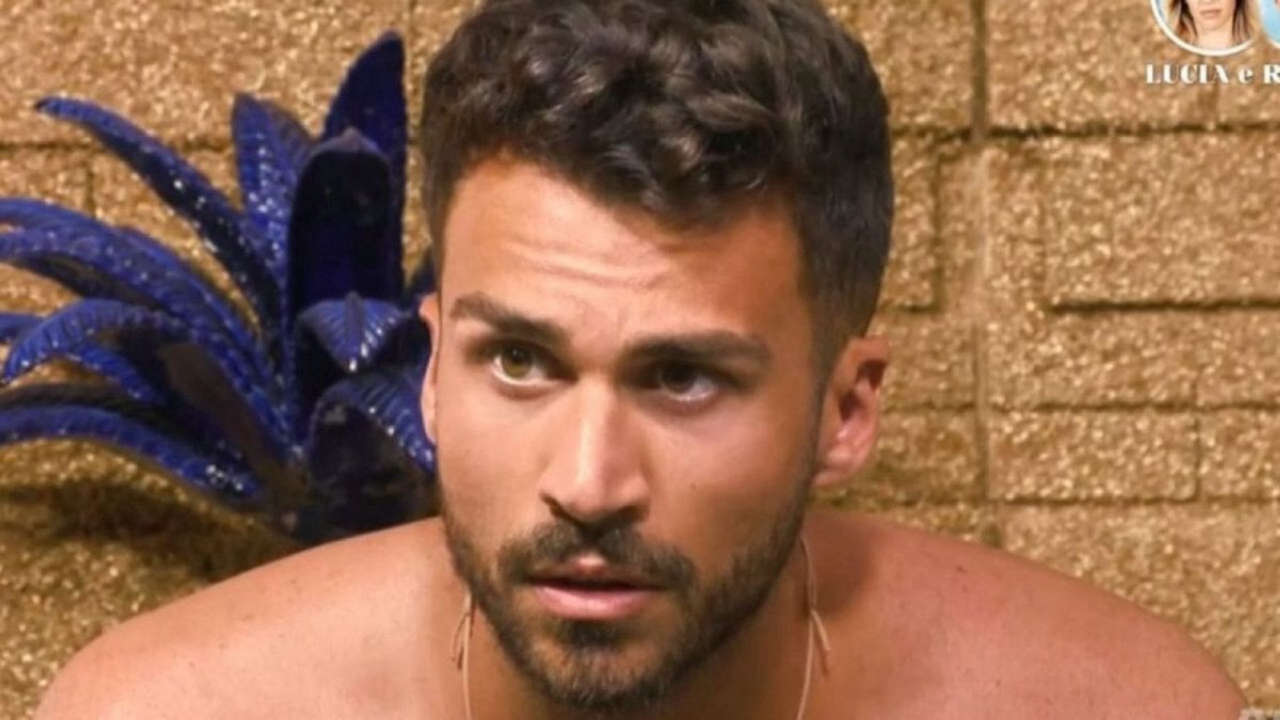 Uomini e Donne, Rosario Guglielmi abbandona il trono dopo le parole di Lucia