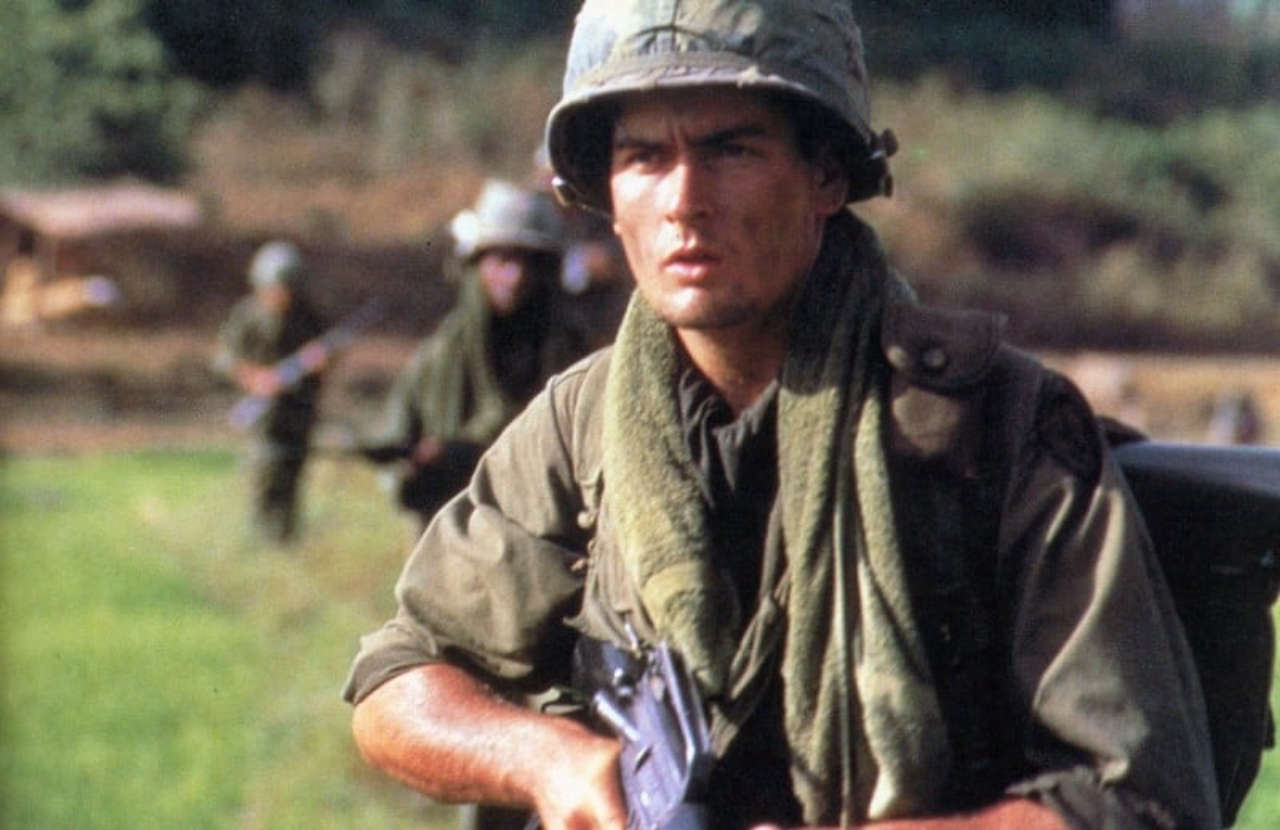 Charlie Sheen rivela di aver capito che Matthew Perry non era sobrio prima della morte