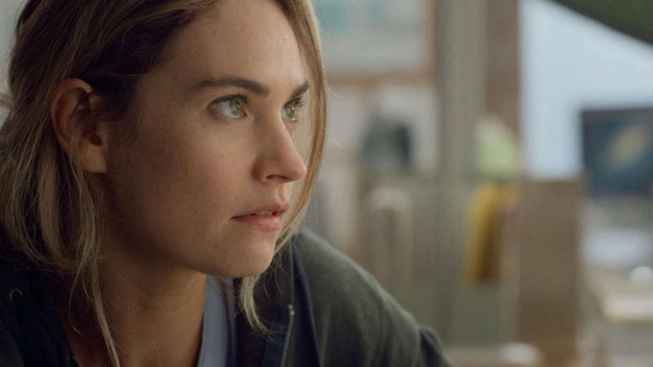 Swiped: Lily James celebra un importante traguardo in una clip esclusiva del film