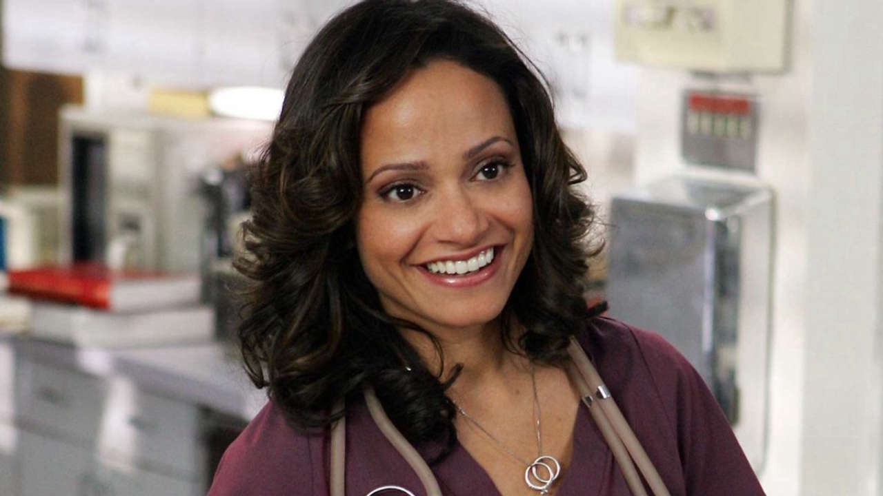 Scrubs: Judy Reyes torna a vestire i panni dell’infermiera Carla nel reboot della serie