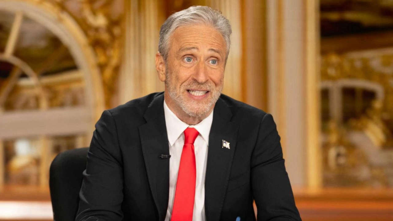 Jimmy Kimmel e Jon Stewart celebrano il ritorno con l’ironia sugli abbonamenti a Hulu