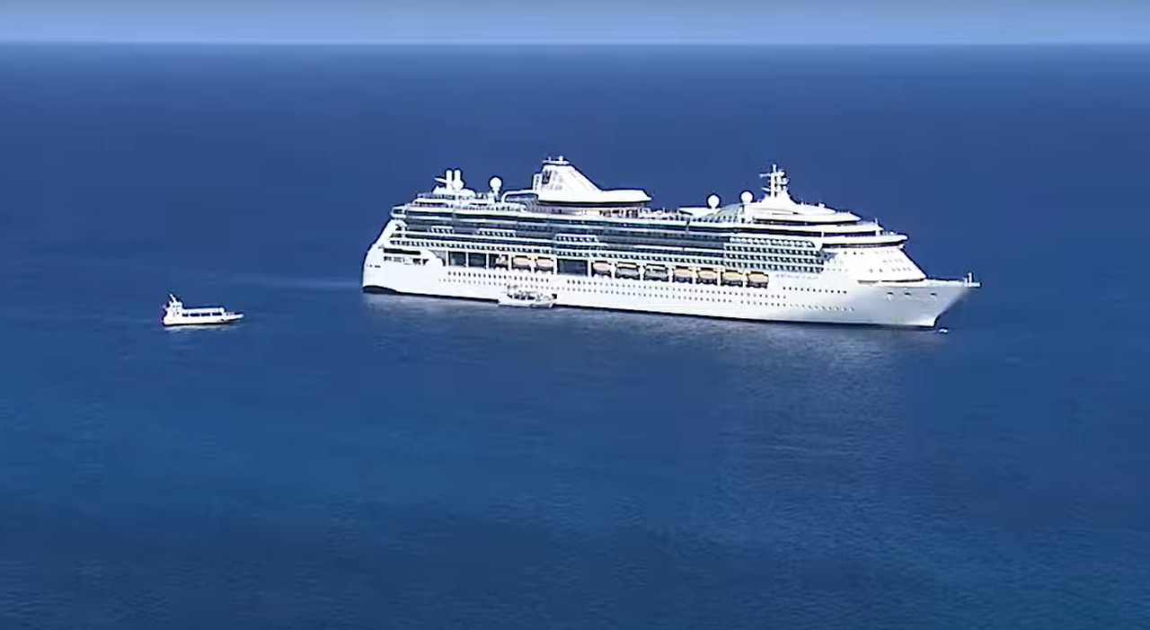 Epidemia a Bordo della Serenade of the Seas Isola Centinaia di Passeggeri in Crociera con Royal Caribbean