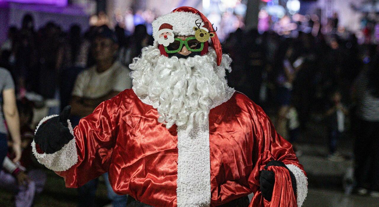 Natale Anticipato in Venezuela: Maduro Lancia Festività come Simbolo di Unità e Speranza nel Conflitto Politico