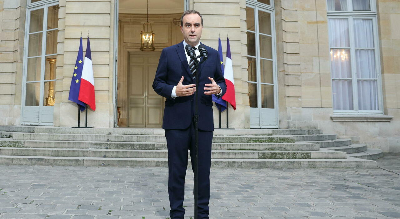 Macron Rinnova il Governo Francese con 18 Nuove Nomine per Affrontare le Sfide Politiche Future
