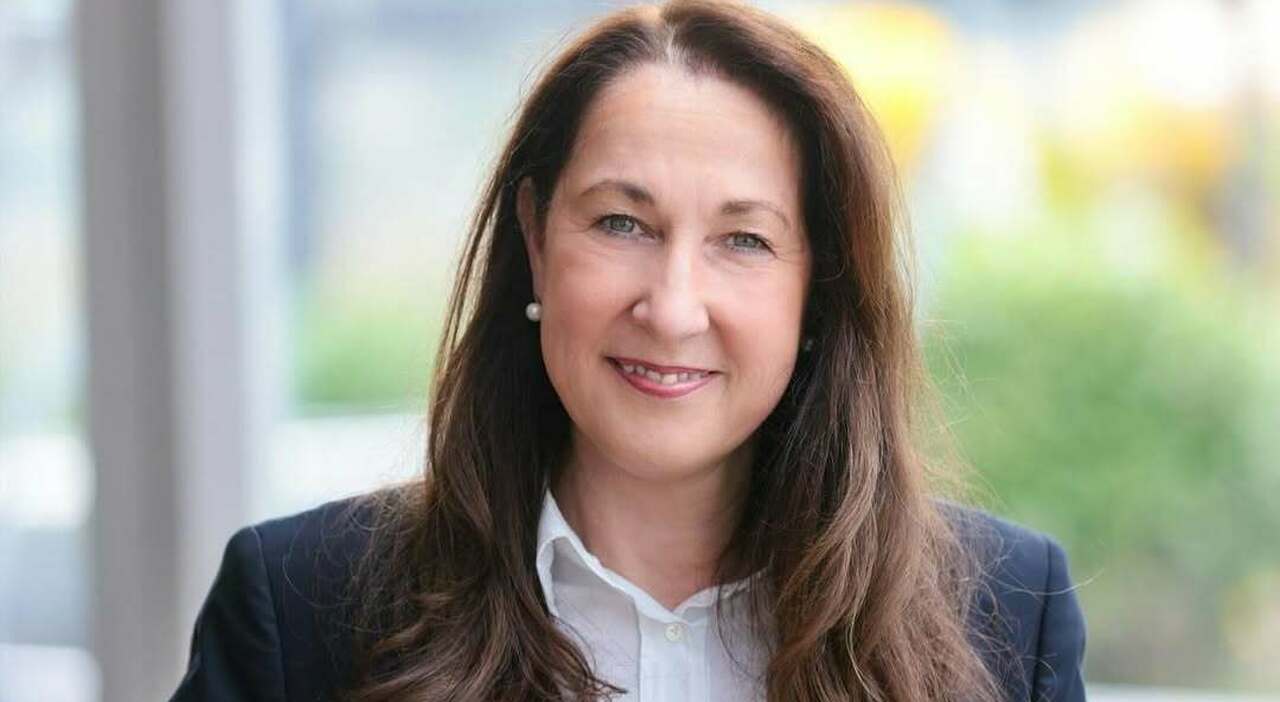 Sindaca di Herdecke accoltellata: l’episodio che scuote la politica locale e solleva inquietudini sulla sicurezza delle donne in politica