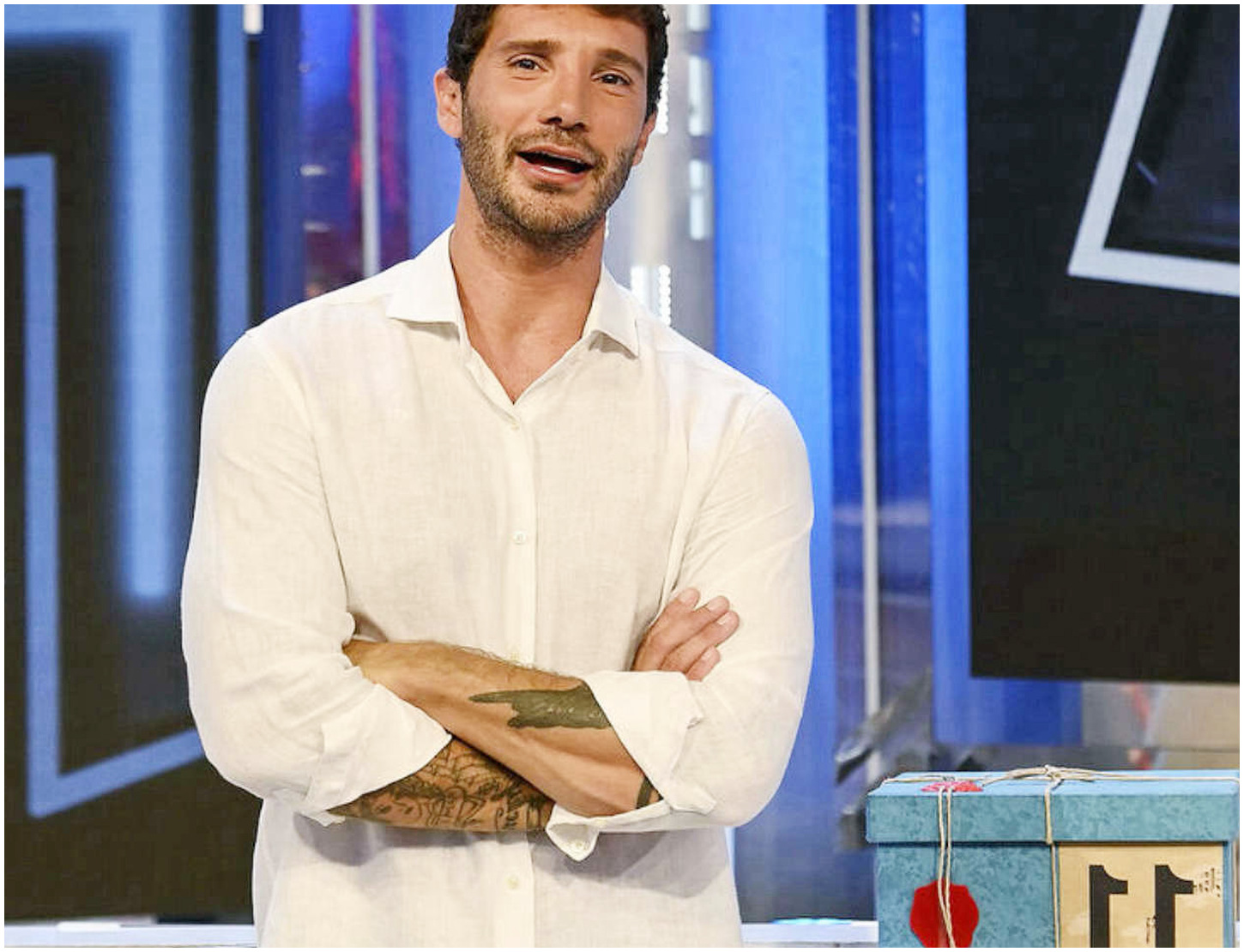 Affari Tuoi lancia un casting: cercasi nuovi pacchisti in 10 Regioni italiane, come candidarsi Affari Tuoi lancia un casting: cercasi nuovi pacchisti in 10 Regioni italiane, come candidarsi