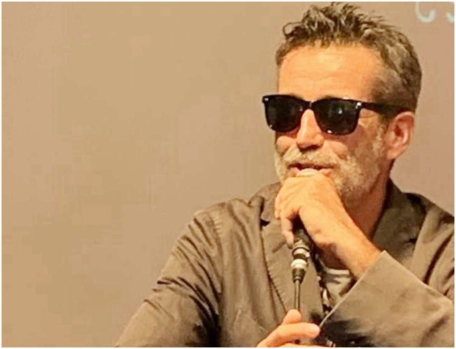 Daniele Silvestri riceve il Premio Tenco alla carriera e mira a ritrovare la sfacciataggine iniziale