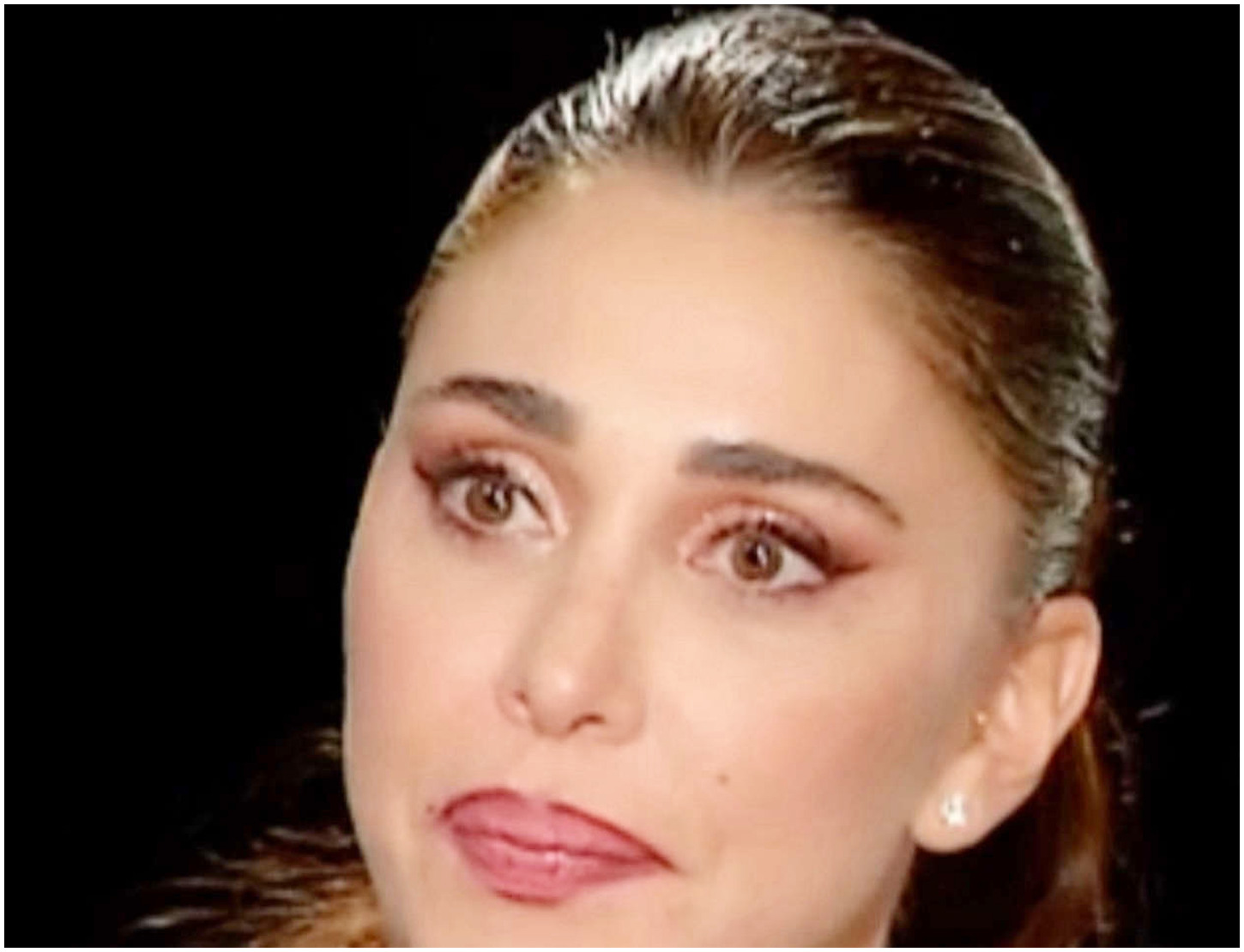 Belen rivela in tv le sue esperienze con donne e svela cosa ne pensa delle relazioni al femminile Belen rivela in tv le sue esperienze con donne e svela cosa ne pensa delle relazioni al femminile