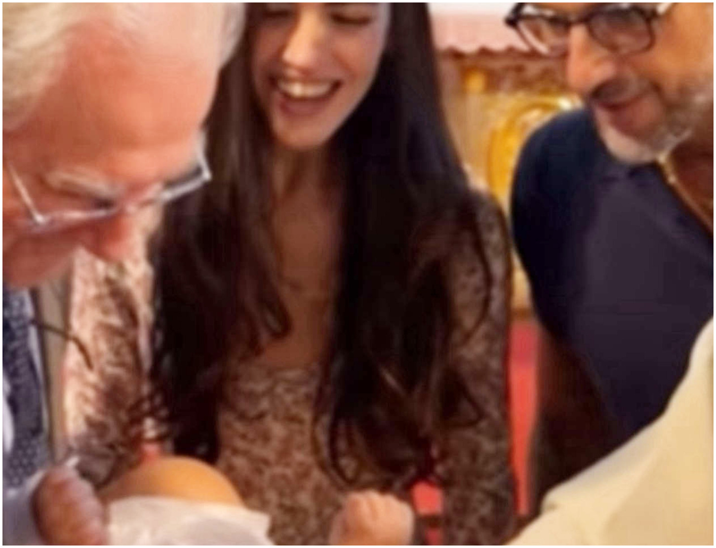 Fabrizio Corona e Sara Barbieri celebrano il battesimo del loro figlio Thiago a Milano