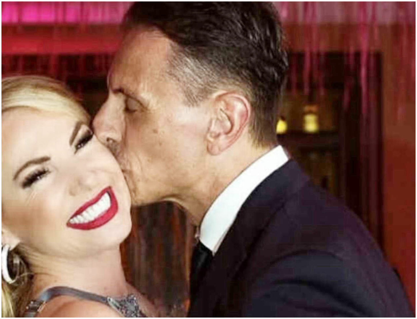 Federica Panicucci festeggia i 58 anni: gli auguri sentiti del compagno Marco Bacini Federica Panicucci festeggia i 58 anni: gli auguri sentiti del compagno Marco Bacini