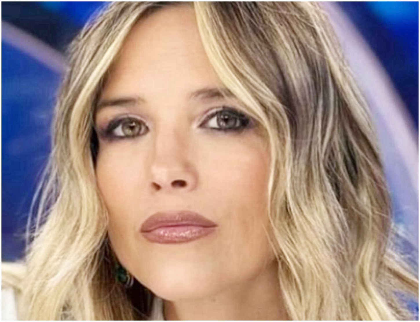 Francesca Barra racconta il furto subito in treno: una testimonianza di disumanità e malessere sociale Francesca Barra racconta il furto subito in treno: una testimonianza di disumanità e malessere sociale