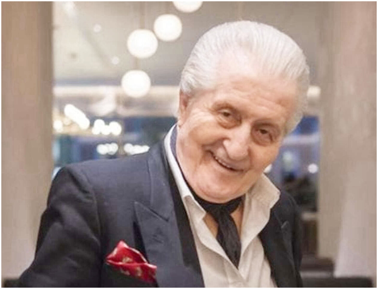 Franco Mari, addio all’attore comico noto come Rupert Sciamenna negli sketch di Maccio Capatonda Franco Mari, addio all’attore comico noto come Rupert Sciamenna negli sketch di Maccio Capatonda