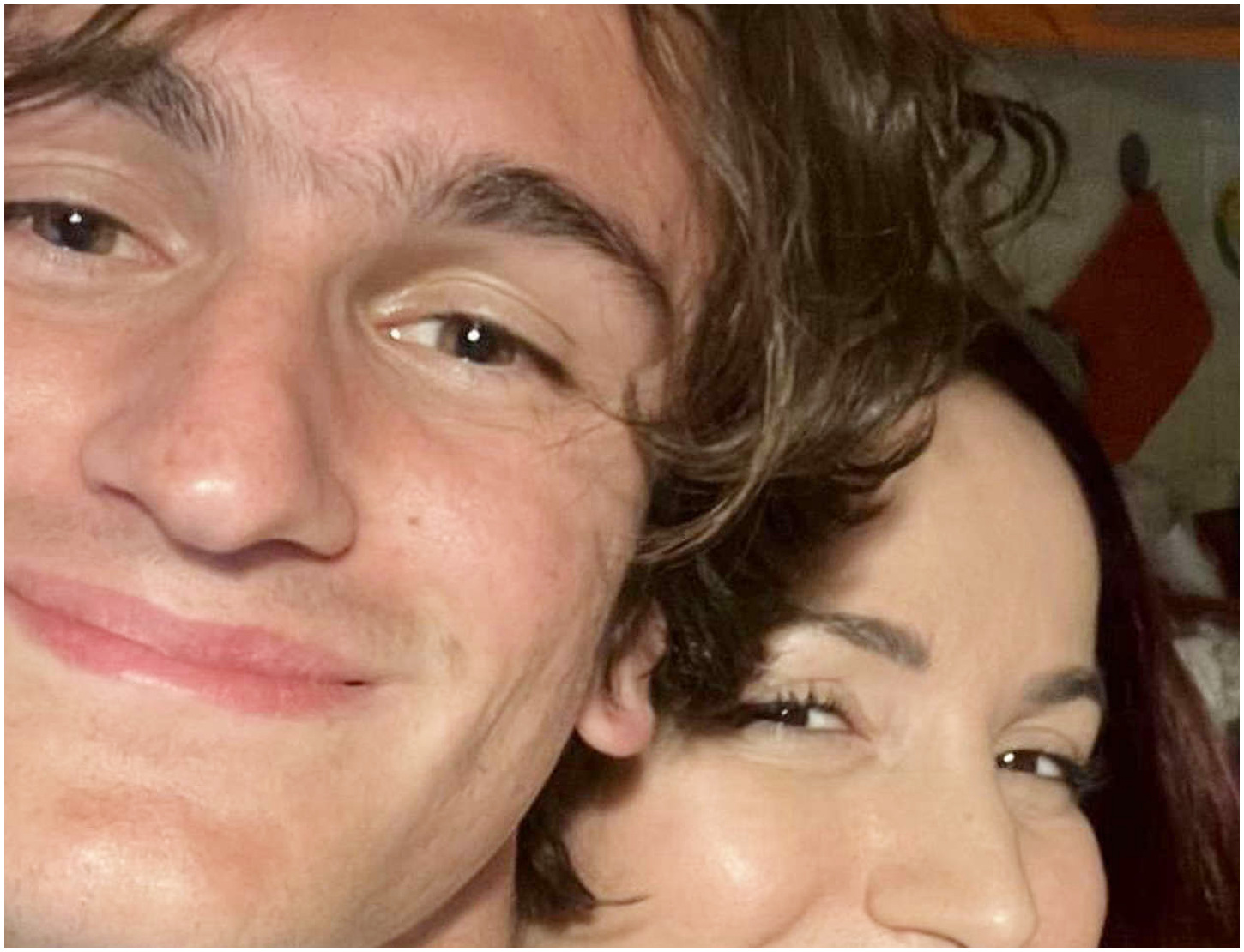 Il fratello di Andrea Delogu muore a soli 18 anni, una tragedia colpisce la conduttrice di ‘Ballando’ Il fratello di Andrea Delogu muore a soli 18 anni, una tragedia colpisce la conduttrice di ‘Ballando’