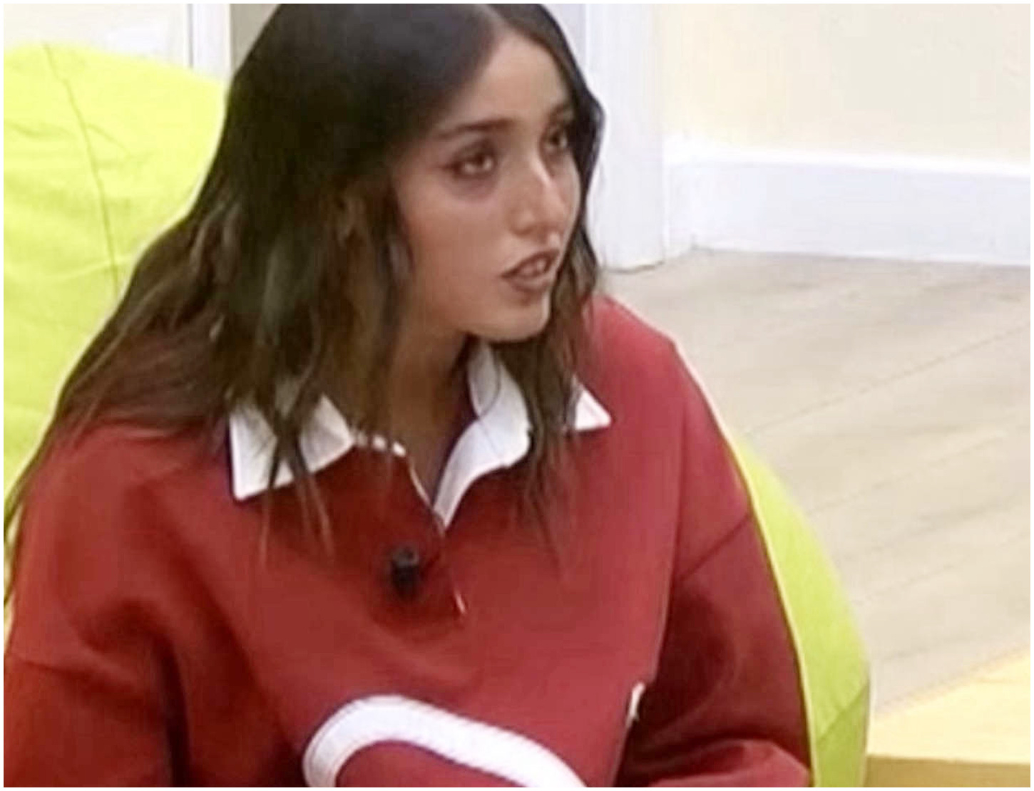 Giulia Stabile racconta ai concorrenti di Amici il dolore causato dagli attacchi degli hater Giulia Stabile racconta ai concorrenti di Amici il dolore causato dagli attacchi degli hater