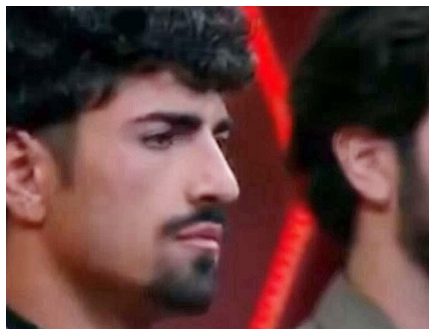 Grande Fratello 2025, annunciato il primo eliminato: l’emozione di Donatella tra le pezze gialle