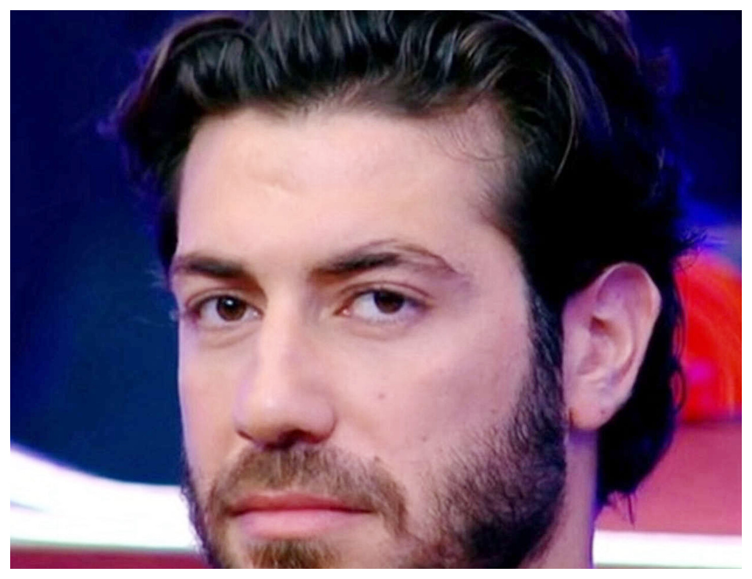 Omer Elomari colto da malore e sviene nella Casa del Grande Fratello, momenti di panico tra i concorrenti