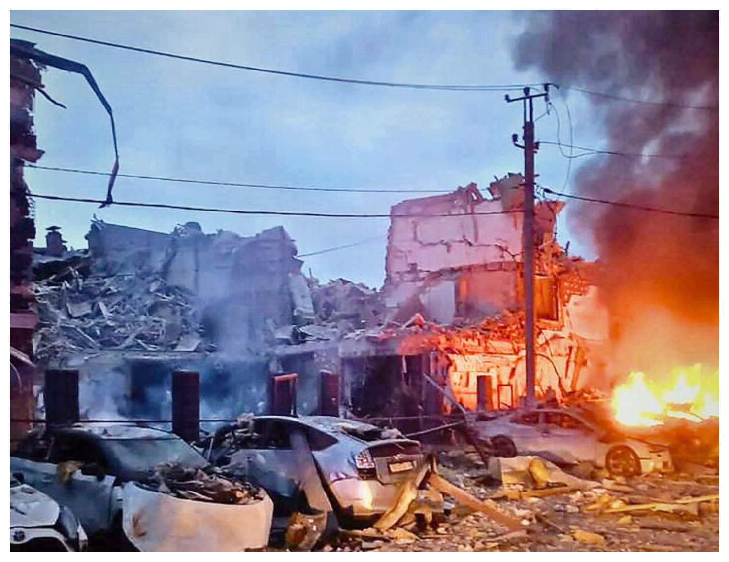 Guerra in Ucraina, attacco russo a infrastrutture energetiche con 300 droni. Parla il consigliere di Putin
