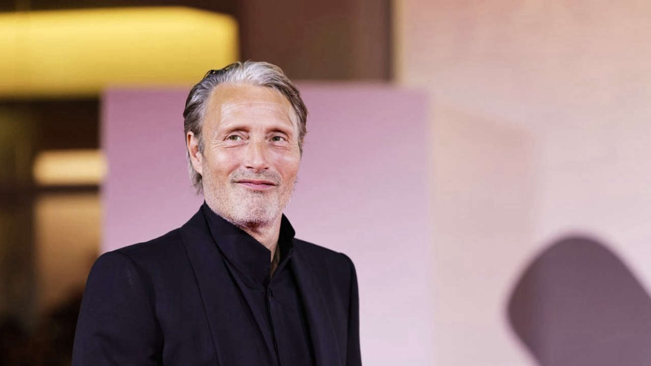 Ami, Mads Mikkelsen interpreta un astronauta in lotta per la sopravvivenza nello spazio
