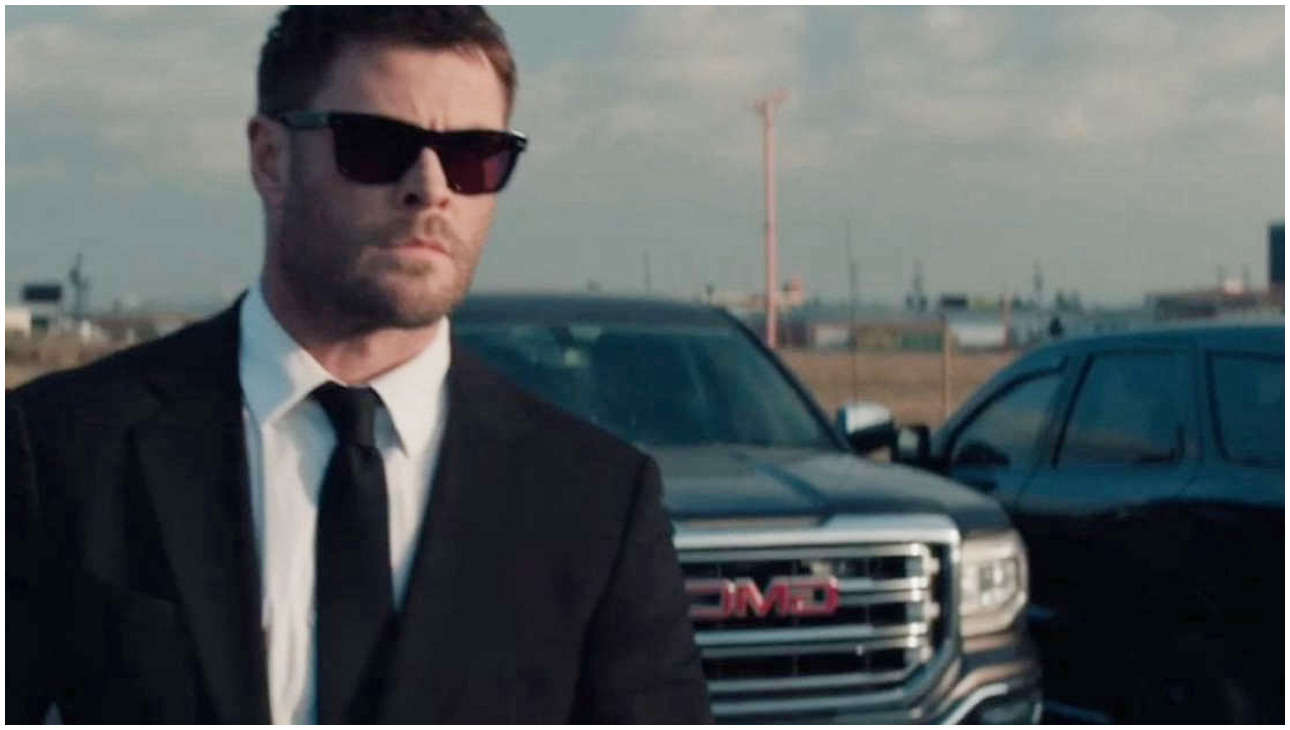 Crime 101, Chris Hemsworth e Halle Berry protagonisti di una rapina di gioielli nel trailer